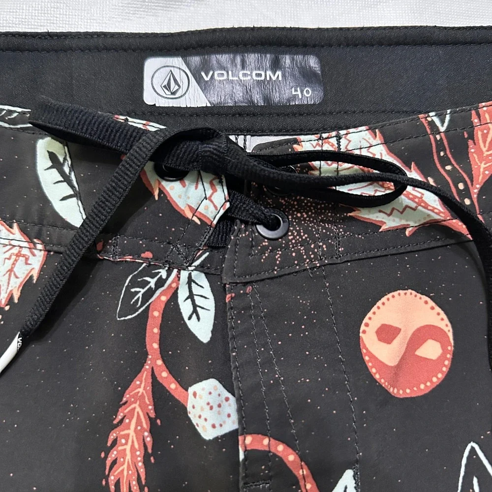 Volcom Board Shorts Mens 40 Black Celestial AOP Surf Trunks Psychedelic Tropical